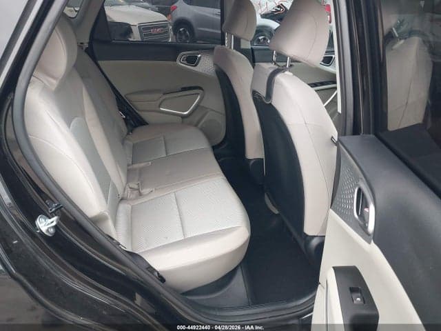 2025 KIA SOUL LX 8
