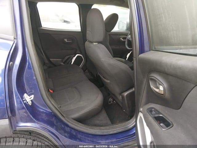 2018 JEEP RENEGADE LATITUDE FWD 8