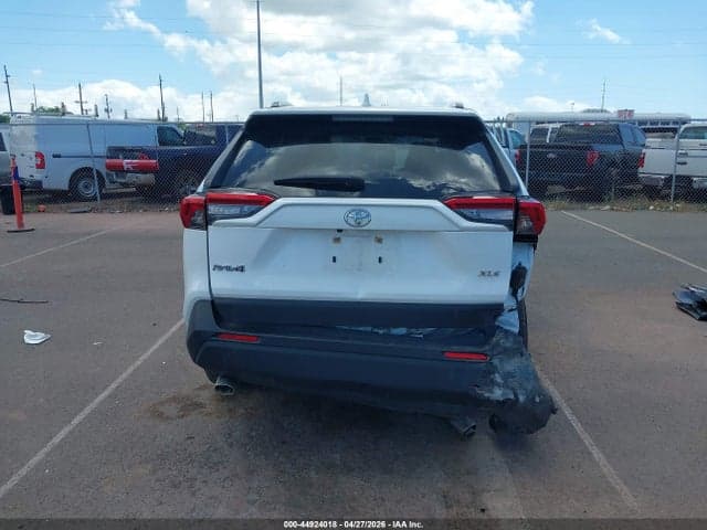 2025 TOYOTA RAV4 XLE 17