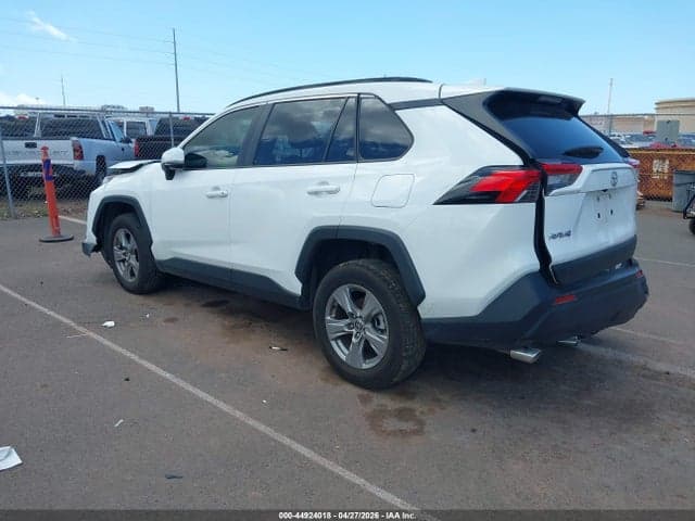 2025 TOYOTA RAV4 XLE 3