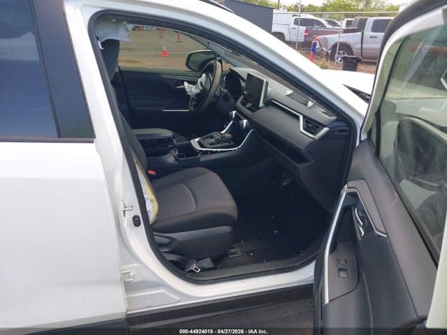 2025 TOYOTA RAV4 XLE 5