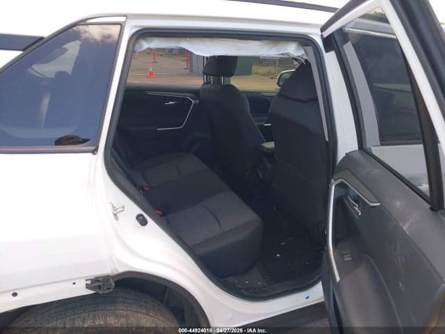 2025 TOYOTA RAV4 XLE 8
