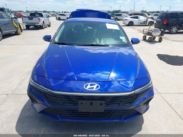 2024 HYUNDAI ELANTRA SE 13
