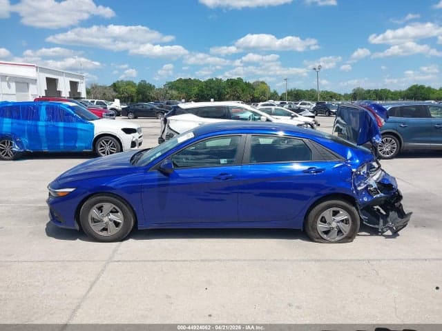 2024 HYUNDAI ELANTRA SE 15