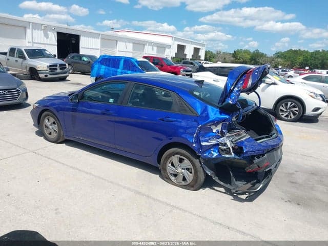 2024 HYUNDAI ELANTRA SE 3