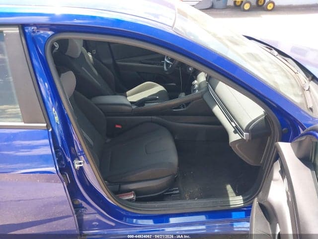 2024 HYUNDAI ELANTRA SE 5