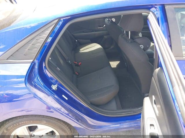 2024 HYUNDAI ELANTRA SE 8