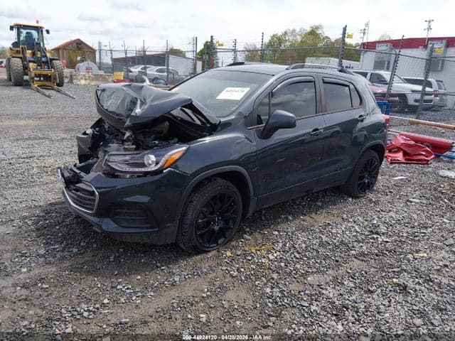 2021 CHEVROLET TRAX AWD LT 2