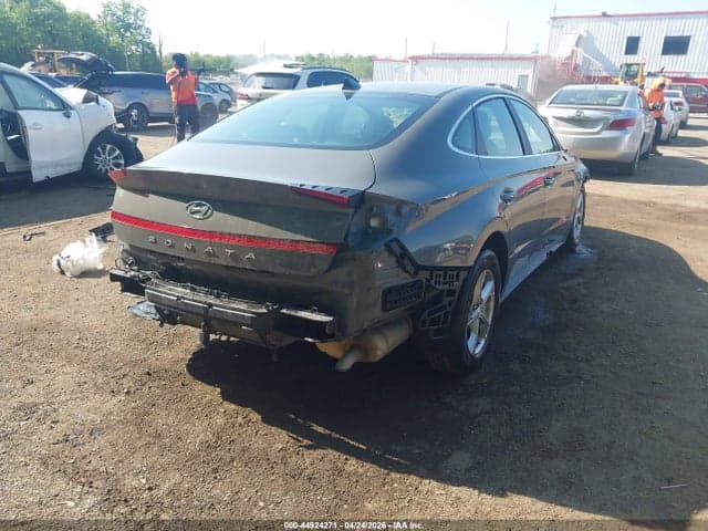 2021 HYUNDAI SONATA SE 4