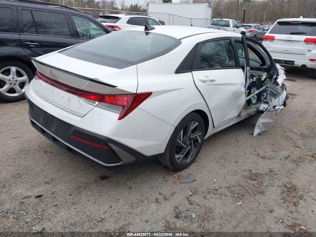 2025 HYUNDAI ELANTRA SEL SPORT 4