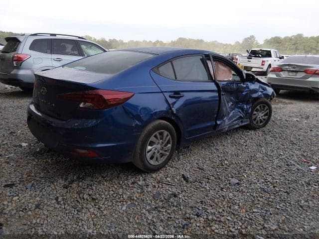 2020 HYUNDAI ELANTRA SE 4