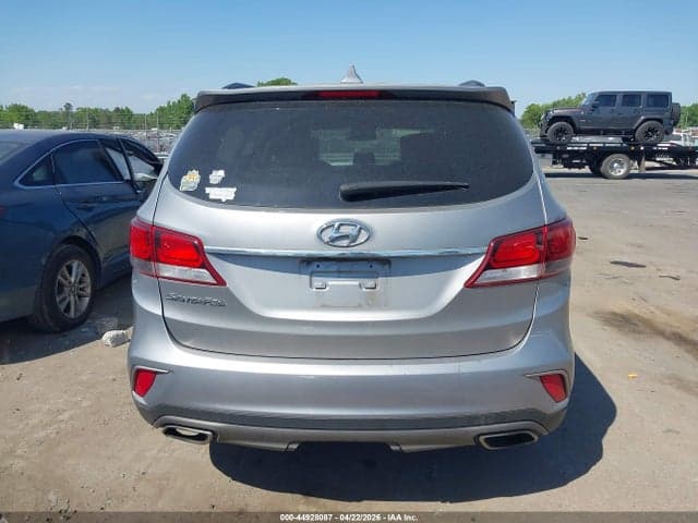2018 HYUNDAI SANTA FE SE 16
