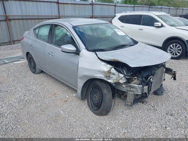 2019 NISSAN VERSA 1.6 SV 1