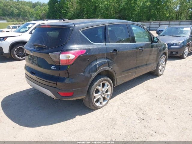 2017 FORD ESCAPE SE 4