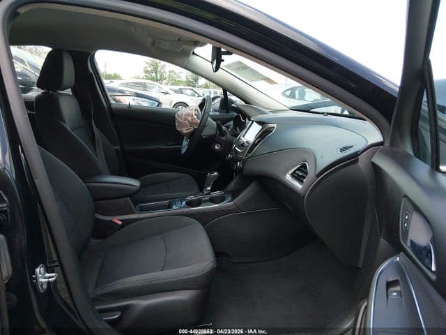 2017 CHEVROLET CRUZE LT AUTO 5