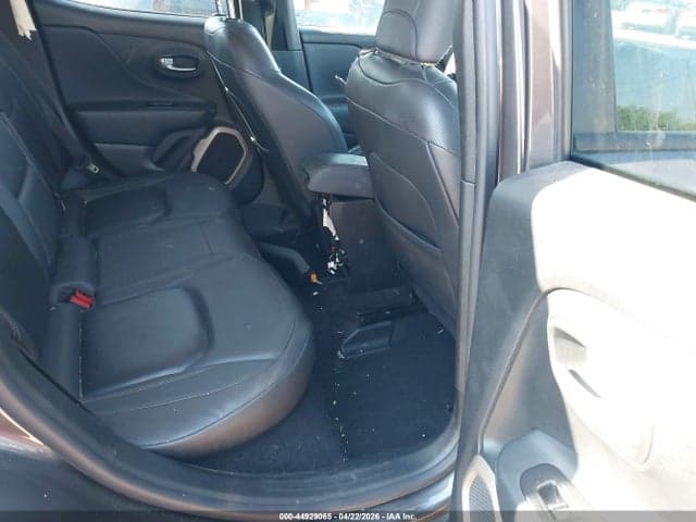 2017 JEEP RENEGADE LIMITED FWD 8