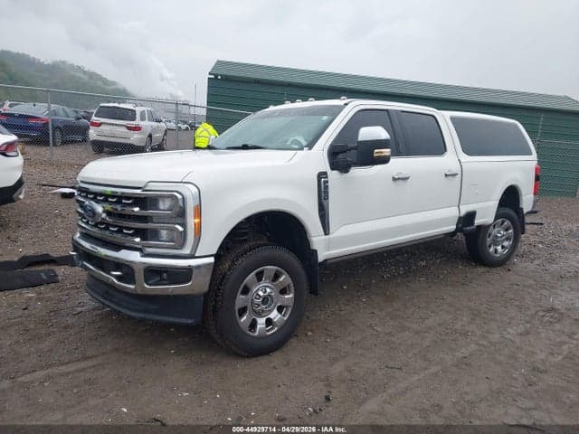 2023 FORD F-250 LARIAT 2