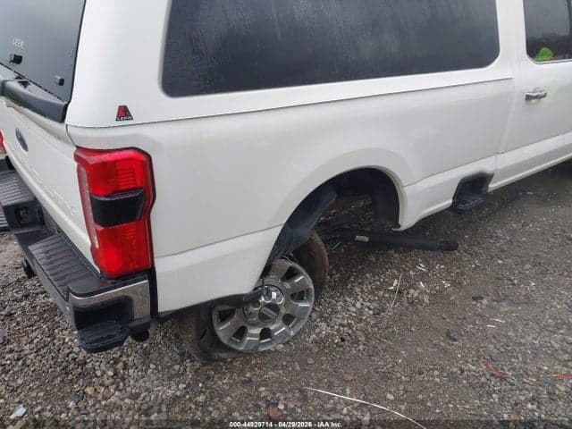 2023 FORD F-250 LARIAT 11