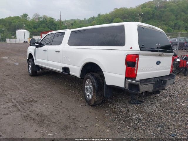 2023 FORD F-250 LARIAT 3