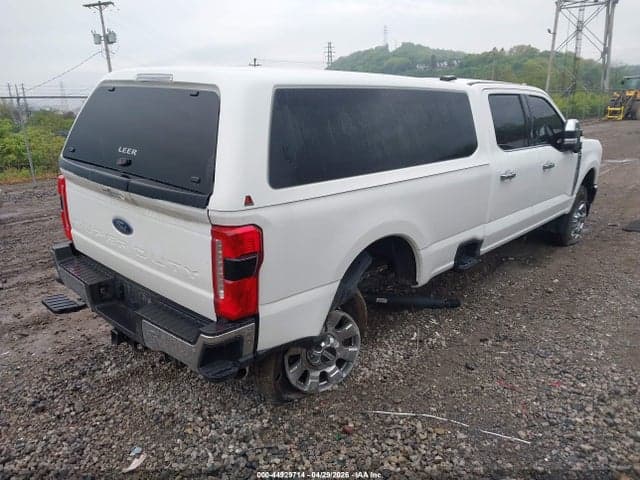 2023 FORD F-250 LARIAT 4