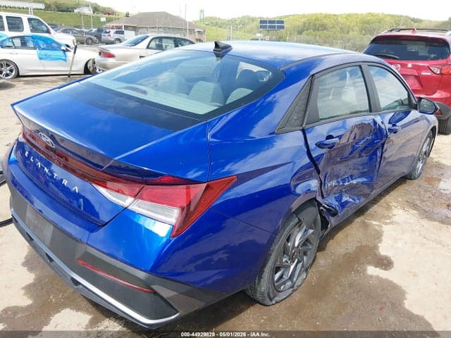 2024 HYUNDAI ELANTRA SEL 4