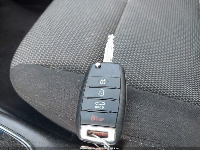 2017 KIA FORTE LX 11