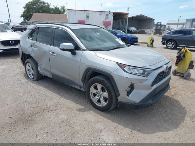 2021 TOYOTA RAV4 XLE 1