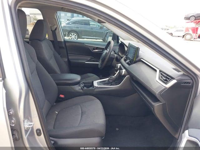 2021 TOYOTA RAV4 XLE 5