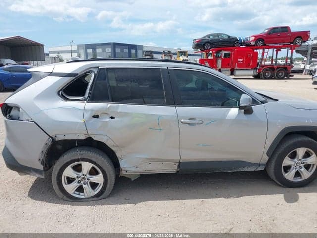 2021 TOYOTA RAV4 XLE 6