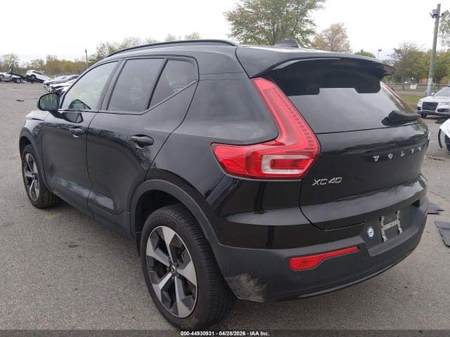 2024 VOLVO XC40 B5 CORE DARK THEME 3