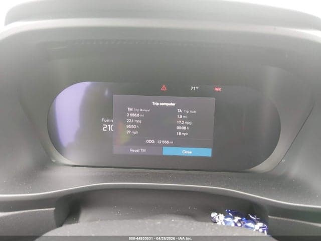 2024 VOLVO XC40 B5 CORE DARK THEME 7