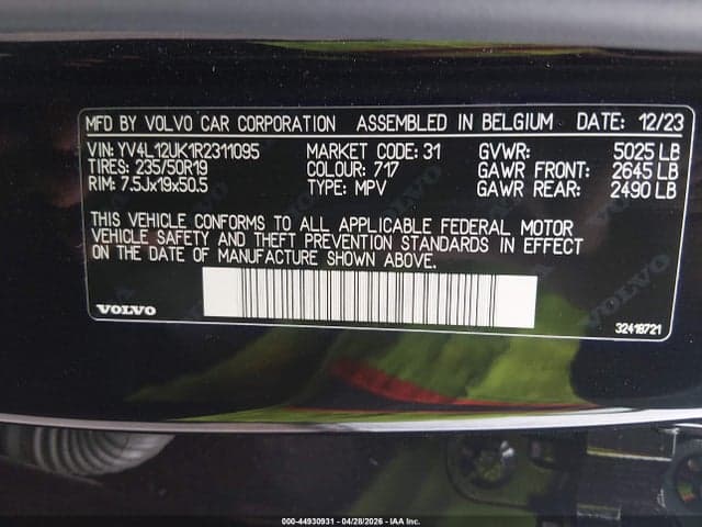 2024 VOLVO XC40 B5 CORE DARK THEME 9