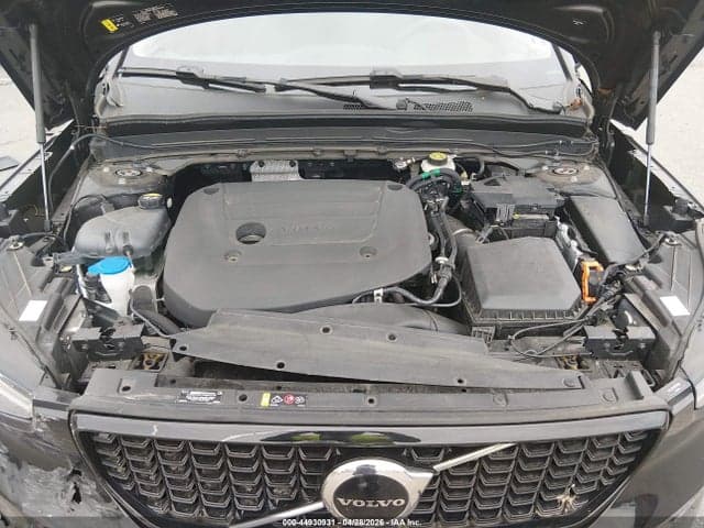 2024 VOLVO XC40 B5 CORE DARK THEME 10