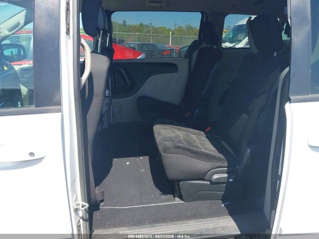 2017 DODGE GRAND CARAVAN SE 8