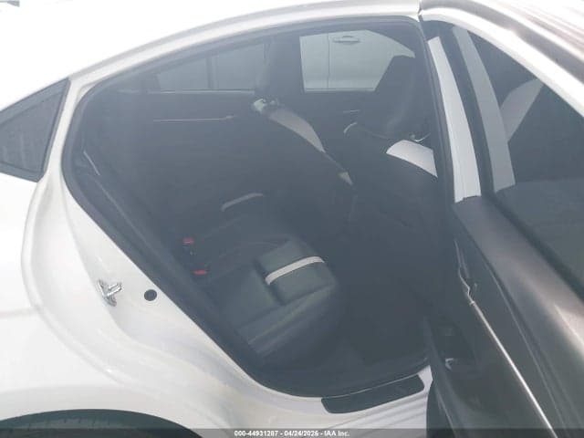 2025 TOYOTA CAMRY SE 8