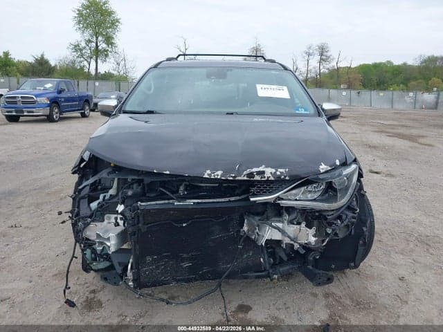 2017 CHRYSLER PACIFICA LIMITED 13