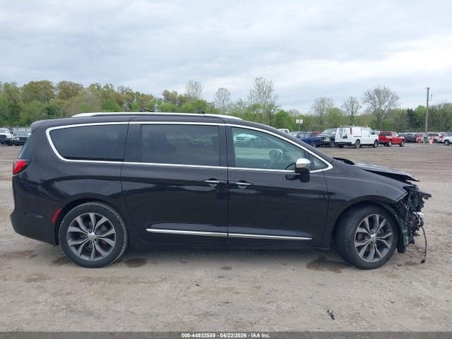 2017 CHRYSLER PACIFICA LIMITED 14