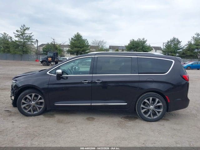 2017 CHRYSLER PACIFICA LIMITED 15