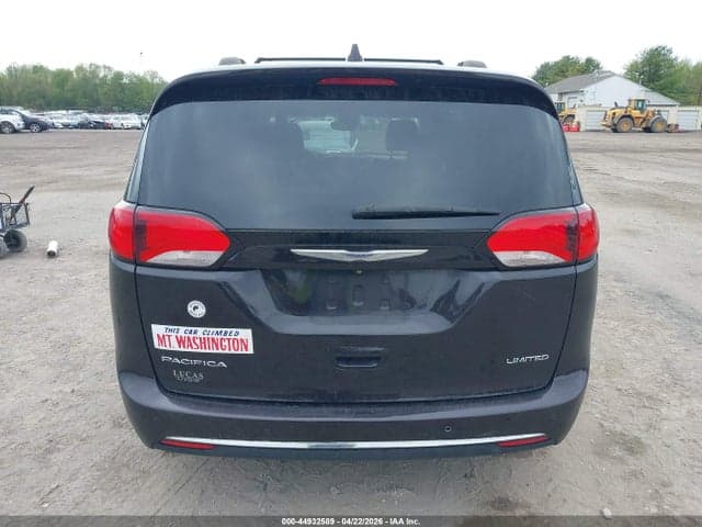 2017 CHRYSLER PACIFICA LIMITED 17
