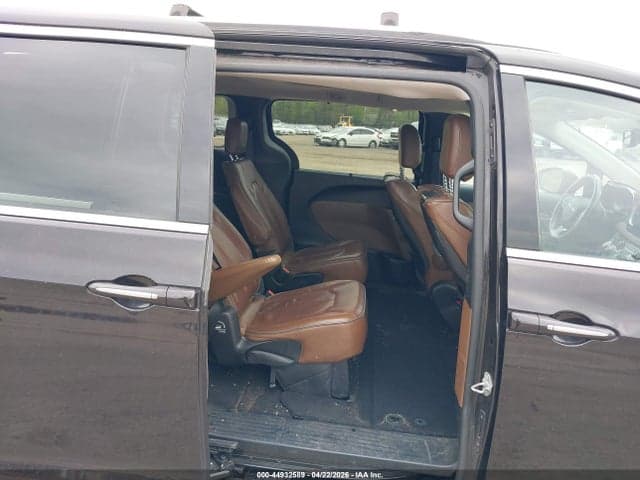 2017 CHRYSLER PACIFICA LIMITED 8
