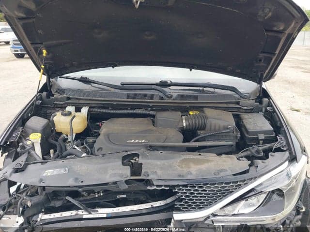 2017 CHRYSLER PACIFICA LIMITED 10