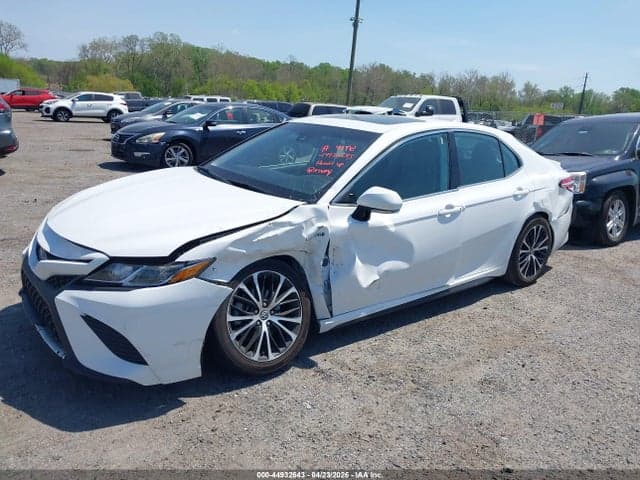 2020 TOYOTA CAMRY SE HYBRID 2