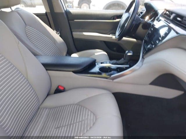 2020 TOYOTA CAMRY SE HYBRID 5