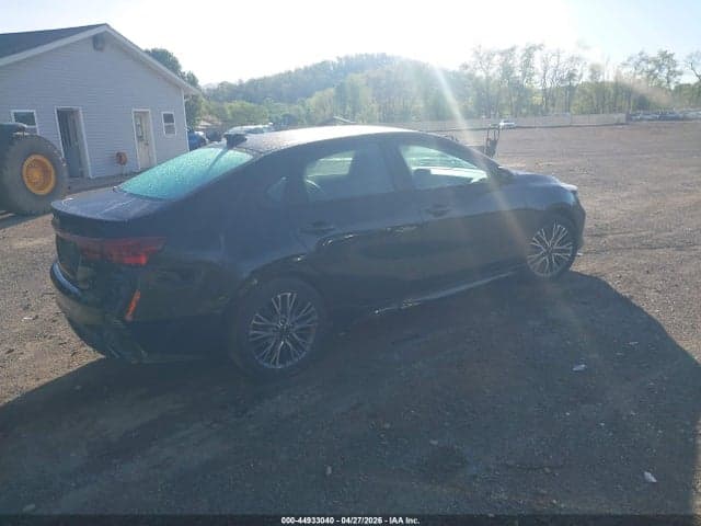 2024 KIA FORTE GT-LINE 4