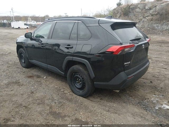 2021 TOYOTA RAV4 LE 3