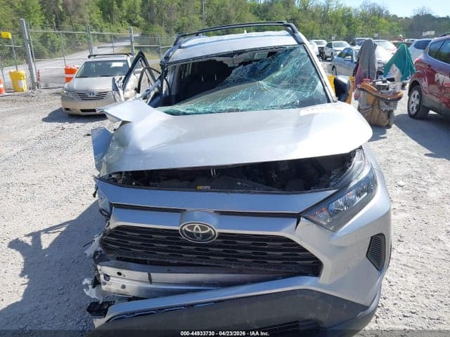 2020 TOYOTA RAV4 LE 6