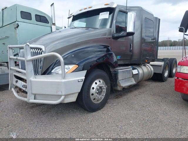 2019 INTERNATIONAL LT 2