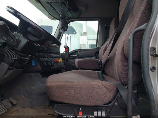 2019 INTERNATIONAL LT 7
