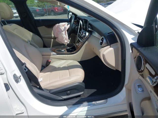 2017 MERCEDES-BENZ C 300 5