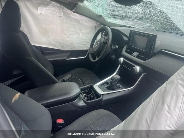 2019 TOYOTA RAV4 LE 5